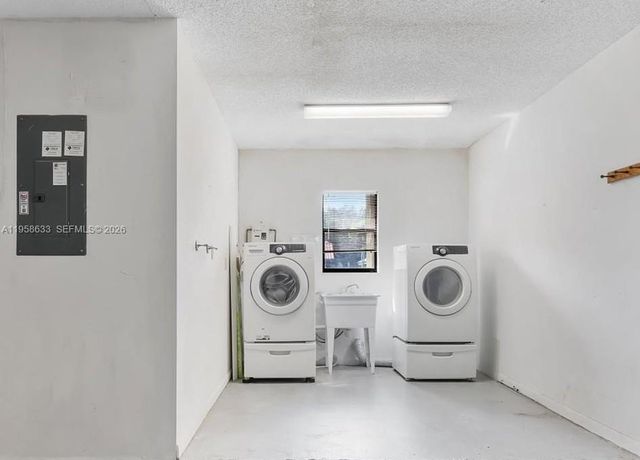 10640 NW 20th Ct, Sunrise, FL 33322