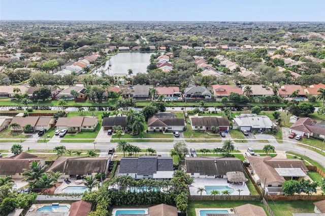 10640 NW 20th Ct, Sunrise, FL 33322