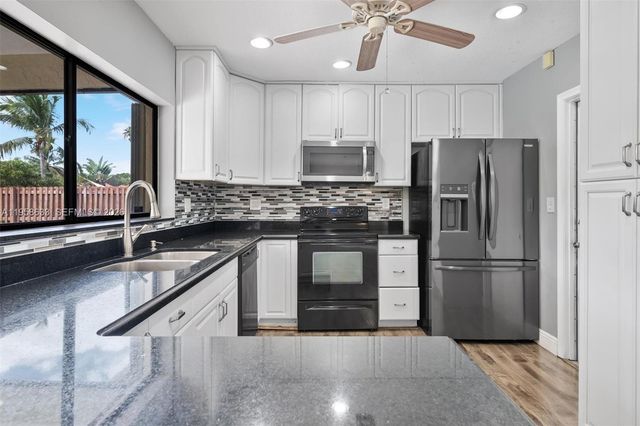 10640 NW 20th Ct, Sunrise, FL 33322