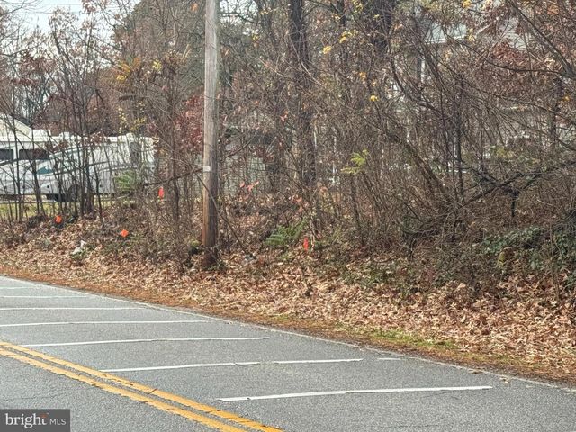 7616 W B & A RD, Severn, MD 21144