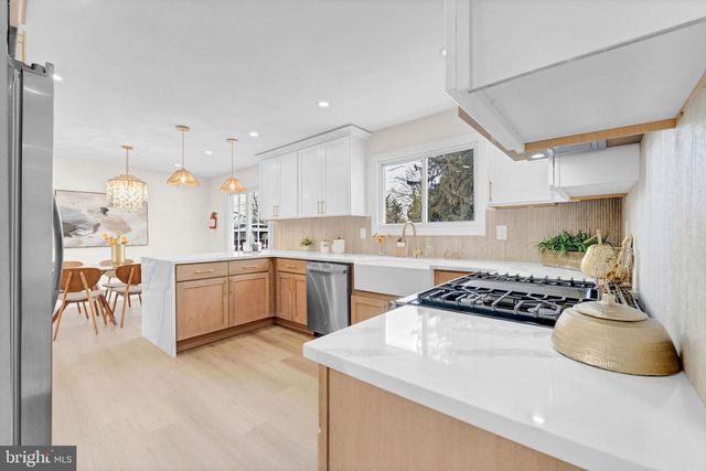 602 LINDA AVE, Blackwood, NJ 08012