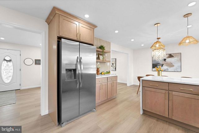 602 LINDA AVE, Blackwood, NJ 08012