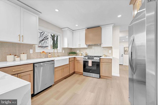 602 LINDA AVE, Blackwood, NJ 08012