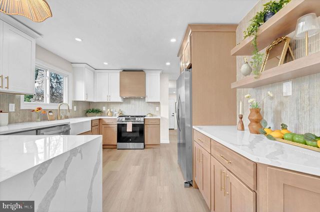 602 LINDA AVE, Blackwood, NJ 08012