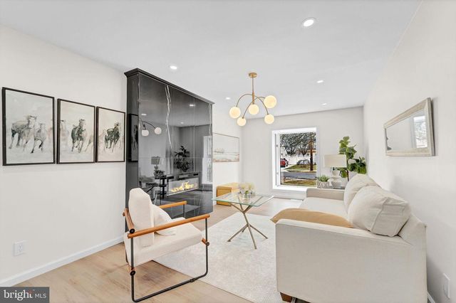 602 LINDA AVE, Blackwood, NJ 08012