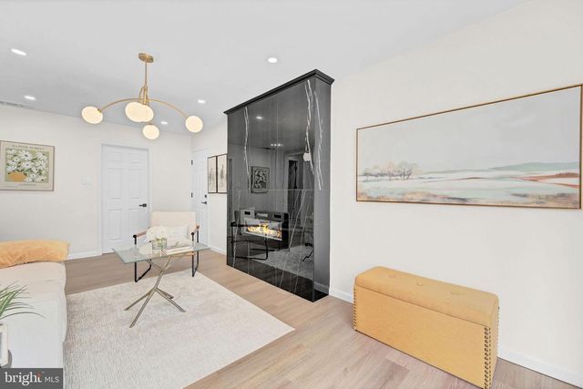 602 LINDA AVE, Blackwood, NJ 08012