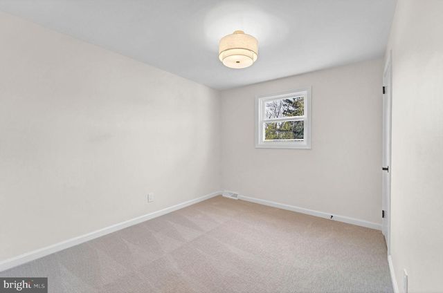 602 LINDA AVE, Blackwood, NJ 08012