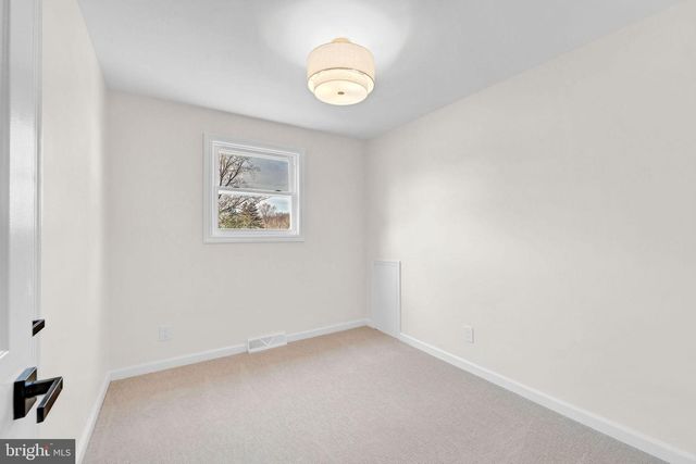 602 LINDA AVE, Blackwood, NJ 08012