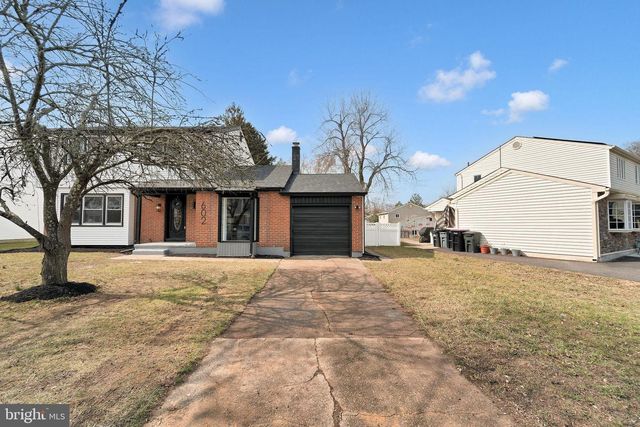 602 LINDA AVE, Blackwood, NJ 08012