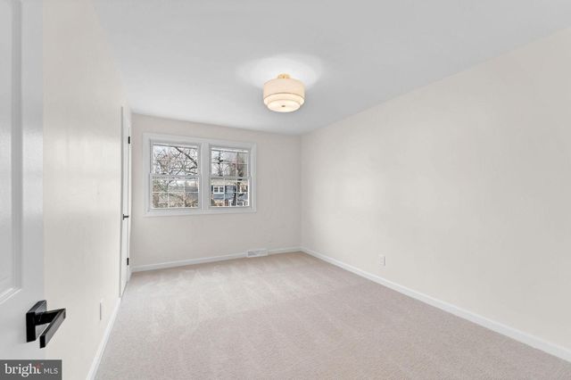 602 LINDA AVE, Blackwood, NJ 08012