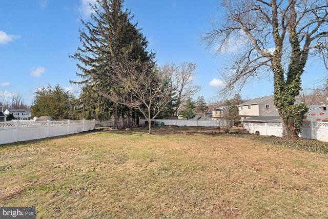 602 LINDA AVE, Blackwood, NJ 08012