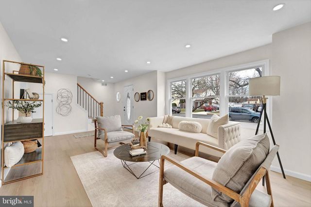 602 LINDA AVE, Blackwood, NJ 08012