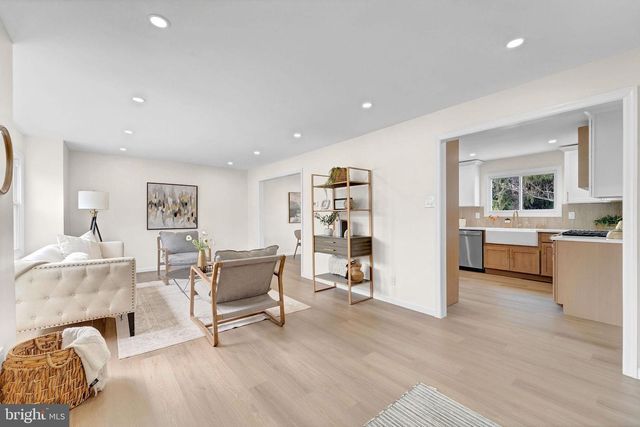 602 LINDA AVE, Blackwood, NJ 08012