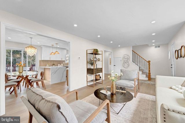 602 LINDA AVE, Blackwood, NJ 08012