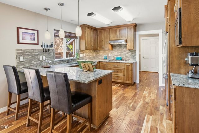 61325 Victory Loop, Bend, OR 97702