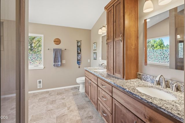 61325 Victory Loop, Bend, OR 97702