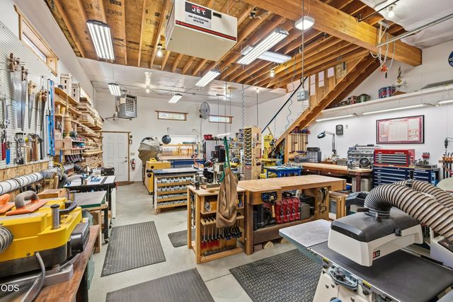 61325 Victory Loop, Bend, OR 97702