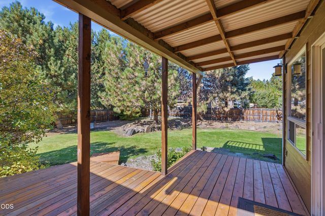 61325 Victory Loop, Bend, OR 97702