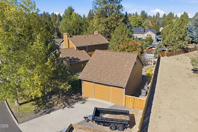 61325 Victory Loop, Bend, OR 97702