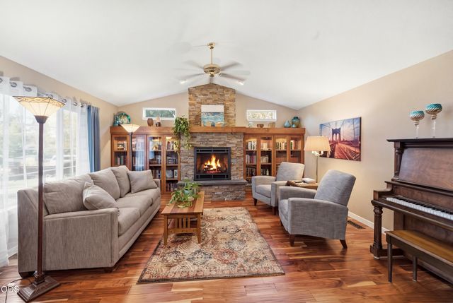 61325 Victory Loop, Bend, OR 97702