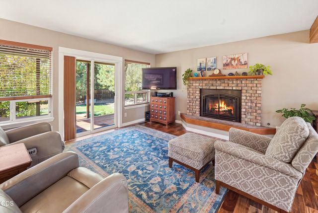 61325 Victory Loop, Bend, OR 97702