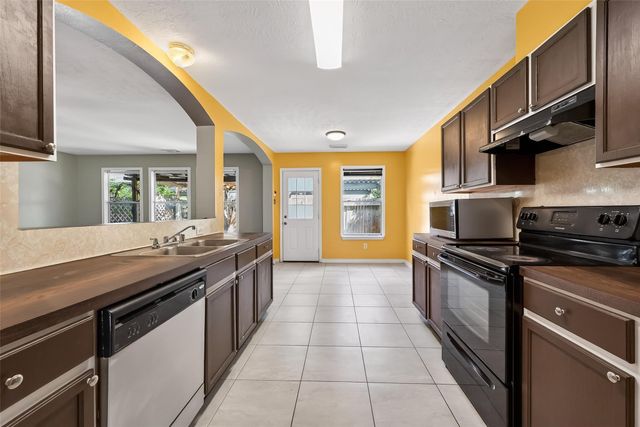 11735 Alief Clodine Road Road 50, Houston, TX 77072