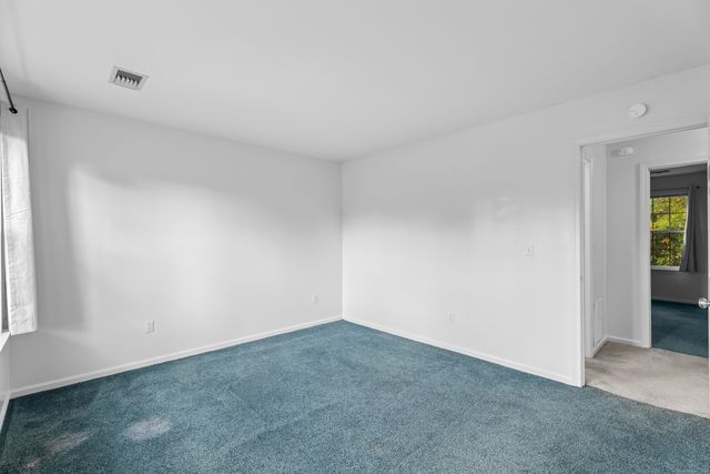 213 Oakland Street APT D, Manchester, CT 06042