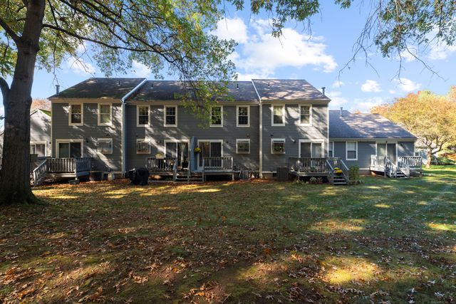 213 Oakland Street APT D, Manchester, CT 06042