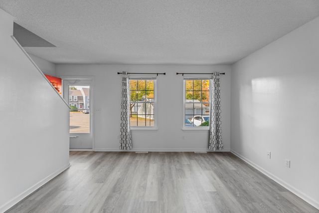 213 Oakland Street APT D, Manchester, CT 06042