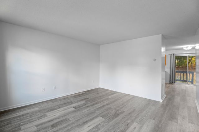 213 Oakland Street APT D, Manchester, CT 06042