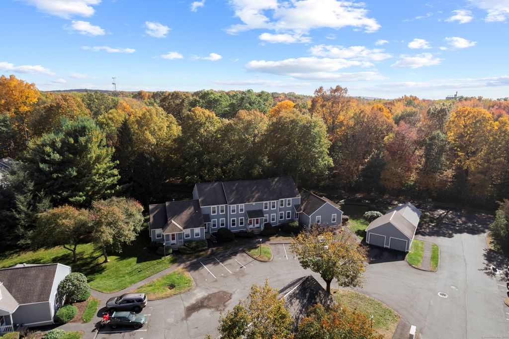 213 Oakland Street APT D, Manchester, CT 06042