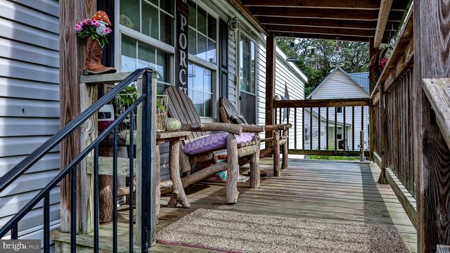 154 BLACK BARREN RD, Peach Bottom, PA 17563