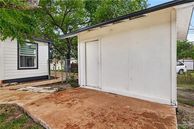 1704 Redwood Avenue, Mcallen, TX 78501