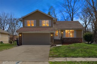 5010 Bel Aire Road, Des Moines, IA 50310