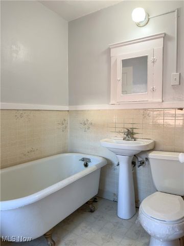 3569 W 136th Street, Cleveland, OH 44111