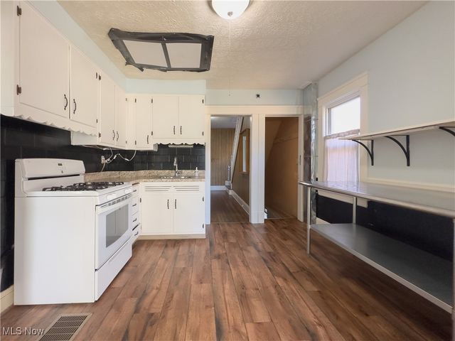 3569 W 136th Street, Cleveland, OH 44111