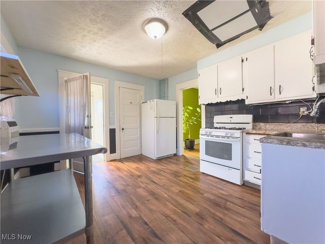 3569 W 136th Street, Cleveland, OH 44111