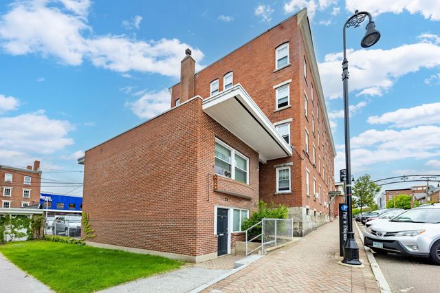 67 Stark Street, Manchester, NH 03101