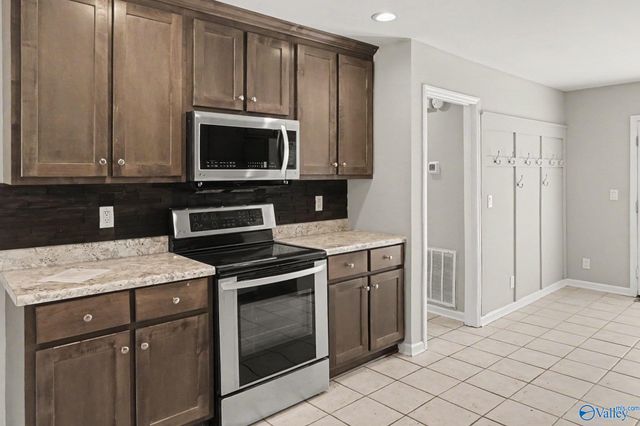 122 Brawley Drive, Owens Cross Roads, AL 35763