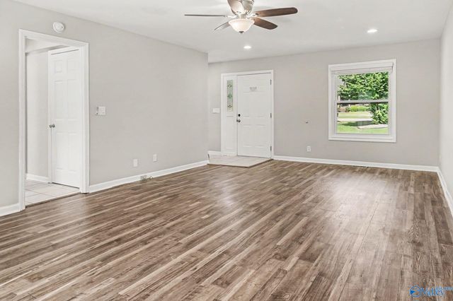 122 Brawley Drive, Owens Cross Roads, AL 35763