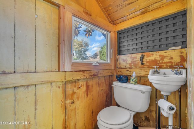 210 Roosevelt Avenue, Avon-by-the-sea, NJ 07717