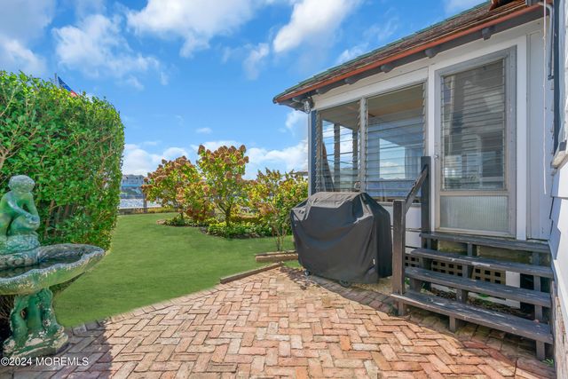 210 Roosevelt Avenue, Avon-by-the-sea, NJ 07717