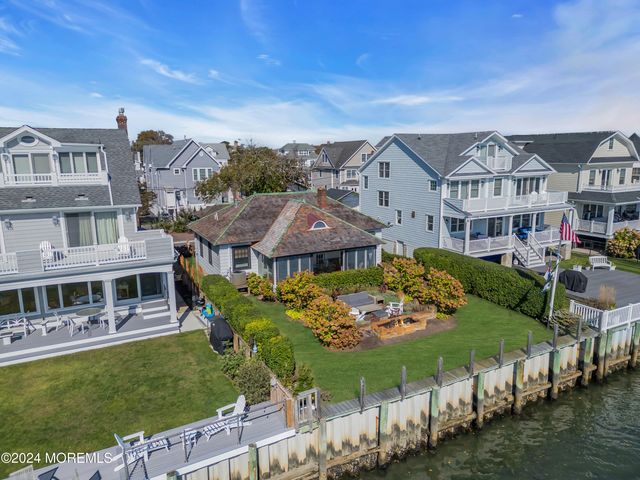 210 Roosevelt Avenue, Avon-by-the-sea, NJ 07717