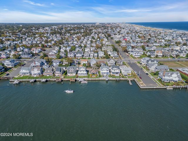 210 Roosevelt Avenue, Avon-by-the-sea, NJ 07717