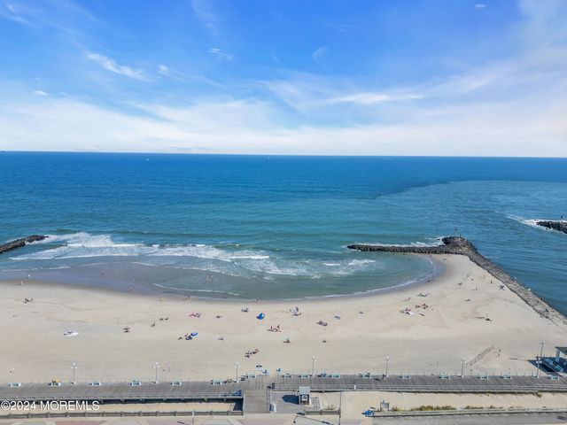 210 Roosevelt Avenue, Avon-by-the-sea, NJ 07717
