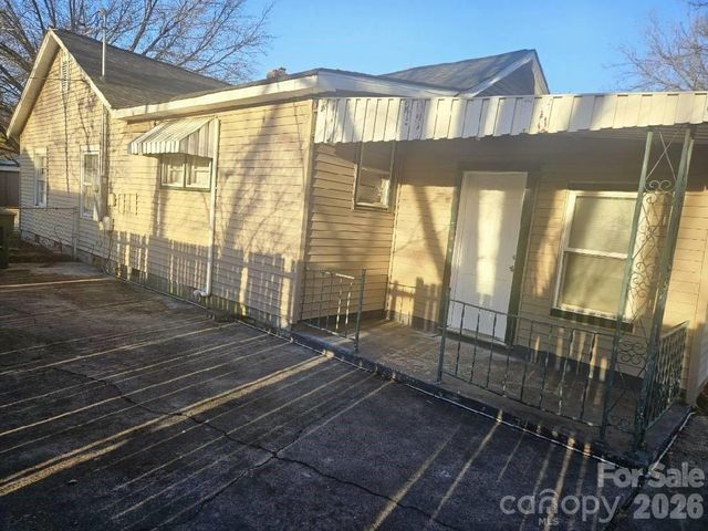 1025 Gaston Avenue, Gastonia, NC 28052