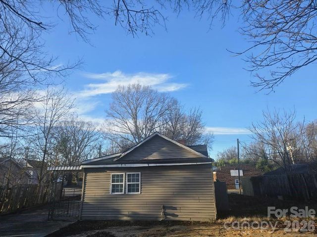 1025 Gaston Avenue, Gastonia, NC 28052
