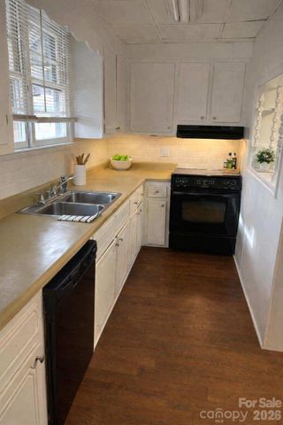 1025 Gaston Avenue, Gastonia, NC 28052