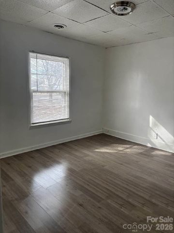 1025 Gaston Avenue, Gastonia, NC 28052