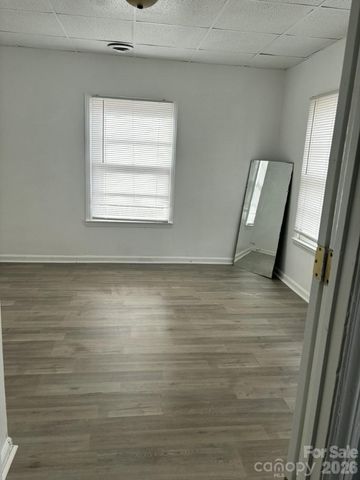 1025 Gaston Avenue, Gastonia, NC 28052